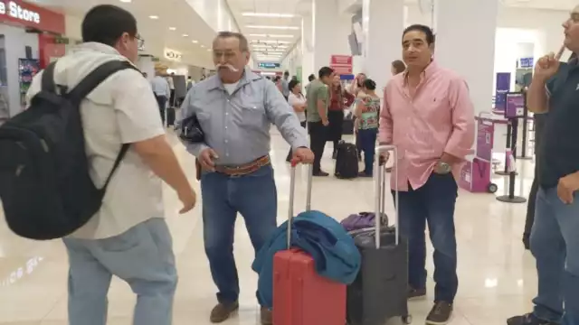 El vuelo despegó casi tres horas tarde