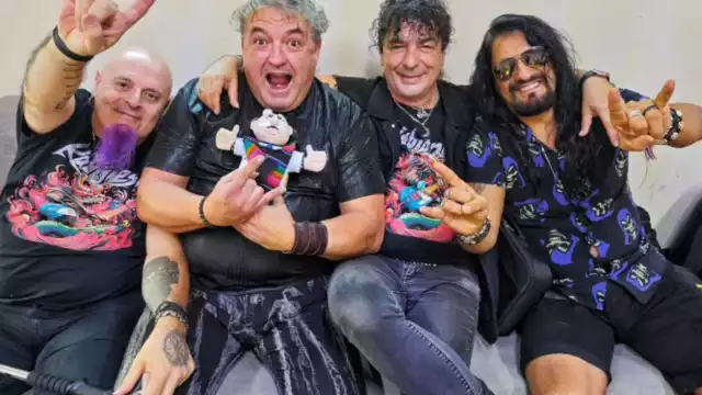 Kabrones está conformada por exintegrantes de Mago de Oz