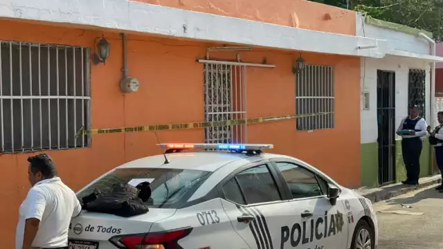 La casa fue acordonada mientras se llevan a cabo las pesquisas necesarias