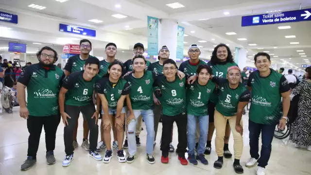 El equipo de la Región 220 emprendió el viaje para el Campeonato Nacional de Clubes de Segunda División