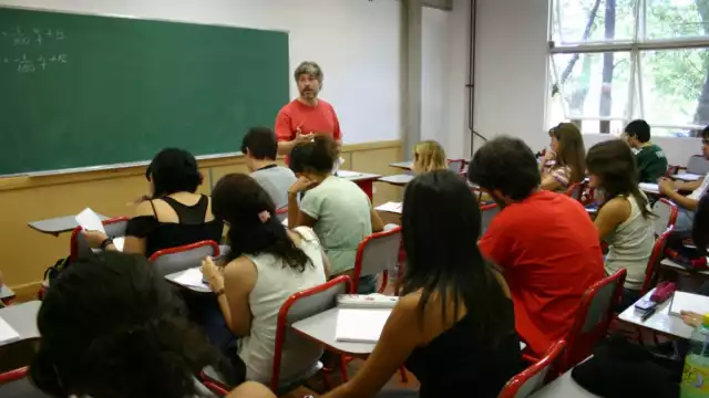 El 15 de mayo se conmemora la labor que realizan los docentes en las escuelas de todo el país