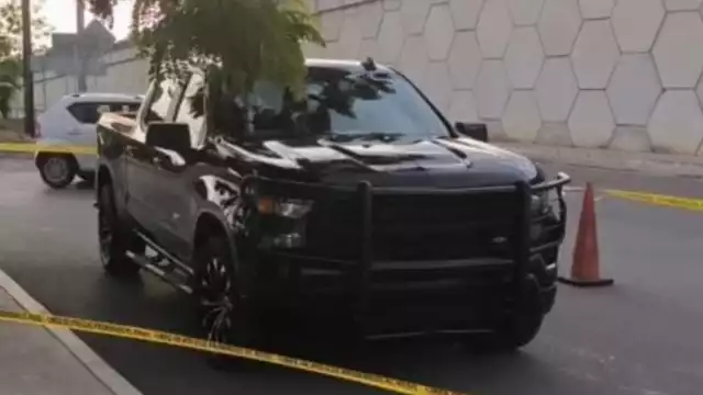 Después de la agresión intentó darse a la fuga y metros adelante abandonó su vehículo y continuó su huida