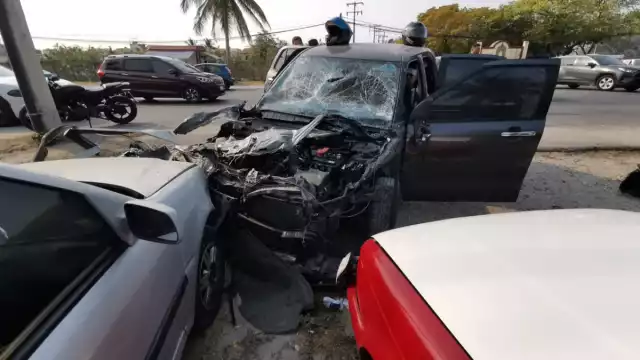 Dos menores lesionados y daños de varios miles de pesos