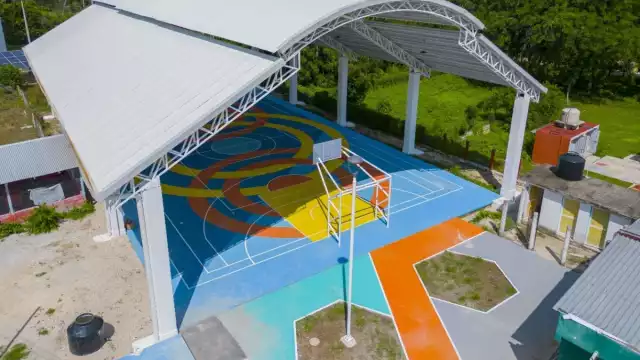 Fueron signados 11 contratos por adjudicación directa, con 7 millones 305 mil 700.99 pesos.