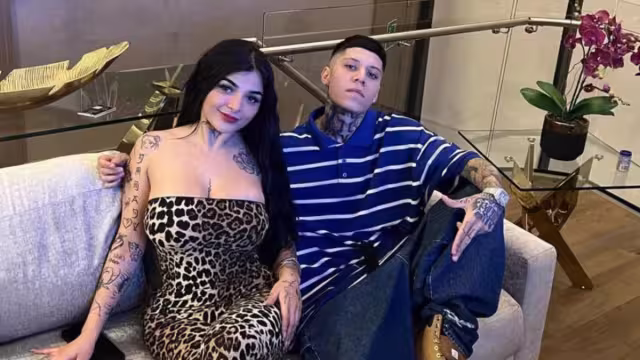 El video es de una canción llamada "Sabes"