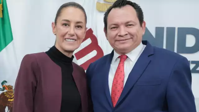 Claudia Sheinbaum acompaña a Joaquín Díaz Mena en su podcast