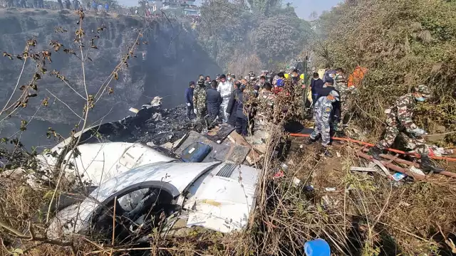 Difunden el momento exacto del desplome de un avión en Nepal
