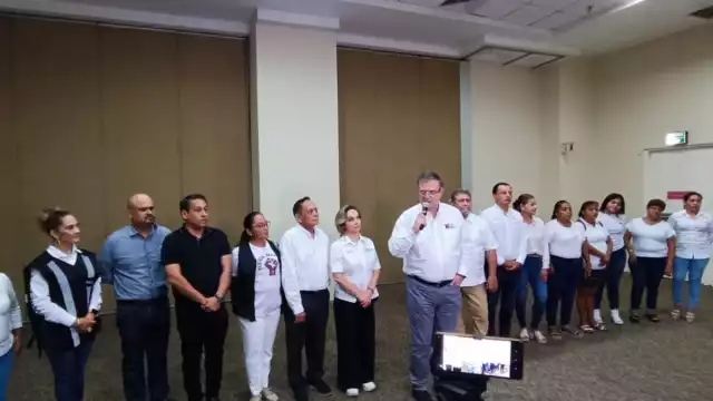 Marcelo Ebrard llega a Ciudad del Carmen