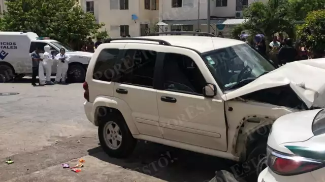 Testigos del accidente de inmediato retuvieron al conductor responsable del accidente