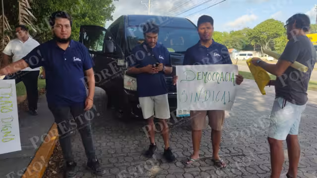 Se ubican sobre la carretera federal 307 Cancún-Playa del Carmen