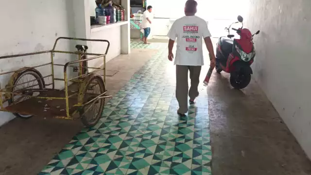Una habitante mencionó que la parte del jardín del lugar se está convirtiendo en un estacionamiento de plaza comercial