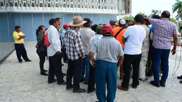 La presidenta tiene un adeudo de 888 mp con la CFE