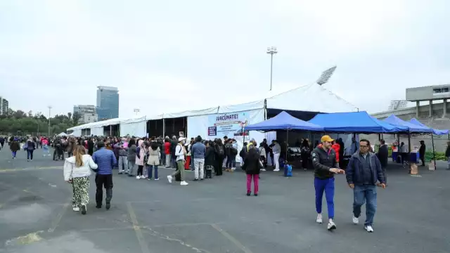 Según reportes universitarios, la tarde del viernes un grupo irrumpió en las instalaciones exigiendo a gritos ser vacunado