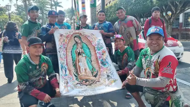 Durante su paso por Oaxaca, uno de los jóvenes sufrió una caída que los obligó a detenerse para atenderlo