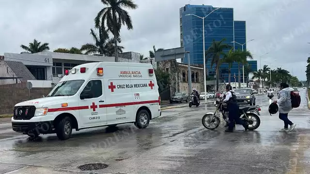 Por el intenso dolor, la lesionada no se sentía en condiciones de continuar su camino