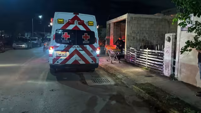 El cuerpo perdía sangre en gran cantidad, por lo que era urgente la presencia de paramédicos