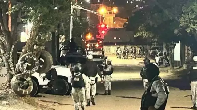 La madrugada de este jueves se registró un motín en el Penal de Acapulco mientras se realizaba el traslado de reos a penales federales