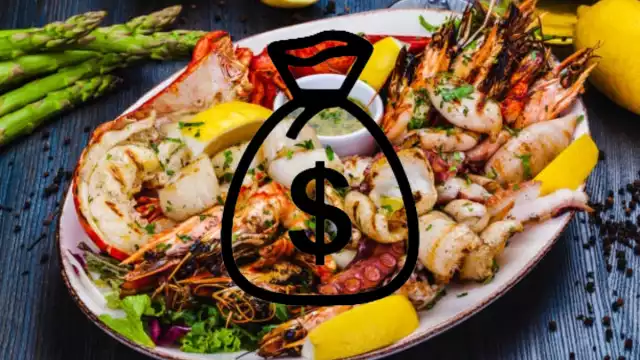 Los comensales han criticado al restaurante Las Brisas por querer hacer su agosto en pleno noviembre