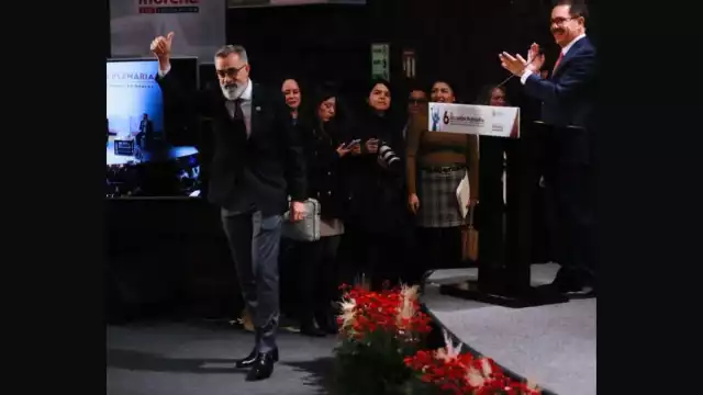 El diputado tapatío Salvador Caro Cabrera renunció a su militancia en Movimiento Ciudadano, para sumarse a la bancada de Morena