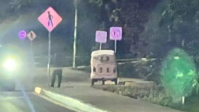 Fue trasladado al Hospital General; el hombre bajó de la ambulancia por su propio pie.