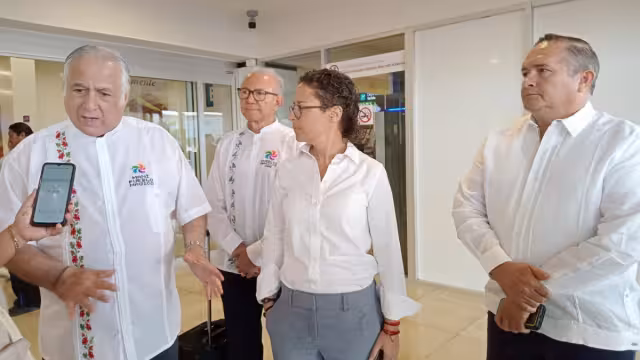 Miguel Torruco fue acompañado por la Secretaria de Turismo de Yucatán
