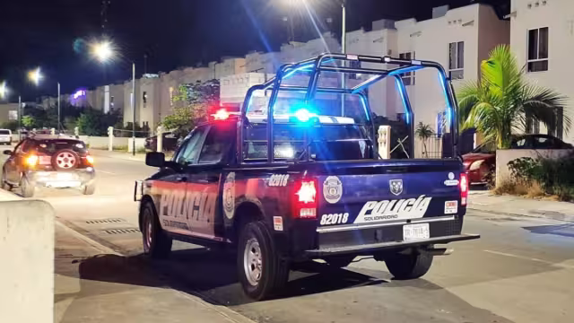 El hombre se encontraba en una fiesta cuando cayó por las escaleras de la casa