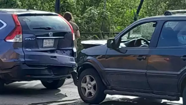 En ningunos de los dos accidente hubo lesionados, pero sí niños que llegaron tarde a clase