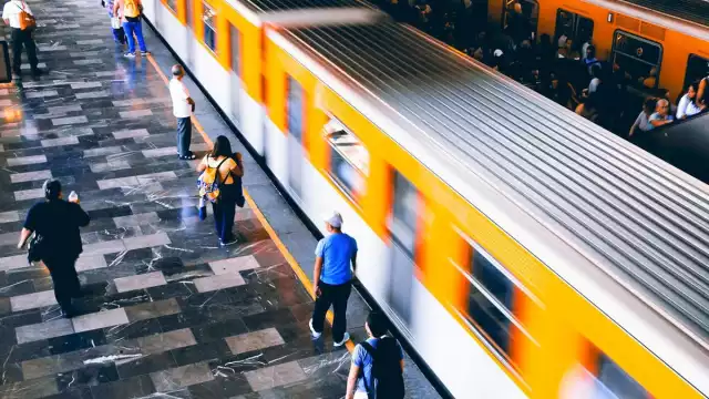 El servicio emergente de la  Línea 12 y el servicio de bicicletas contará con un horario de 05:00a 00:30 horas ambos días