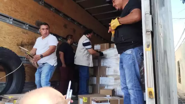 Llegó material a Campeche para la elección de Presidente de la República, diputados federales y senadores.
