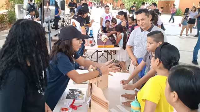 Los estudiantes tuvieron la oportunidad de compartir espacios de expresiones artísticas con diferentes técnicas