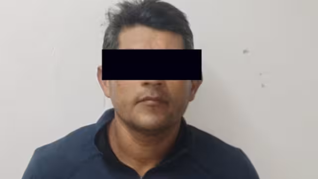 Le solicitaron su licencia de conducir y dio a conocer que no la tenía