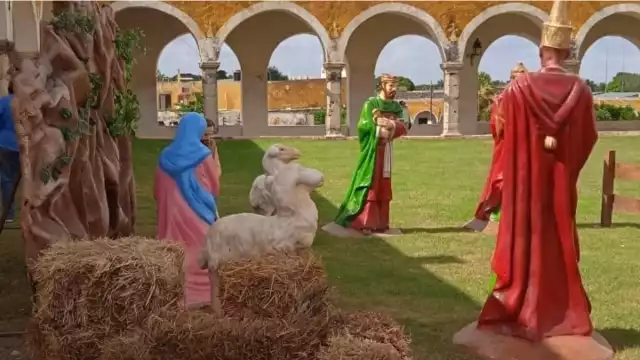 Las esculturas llegaron hasta la rampa principal del exconvento franciscano