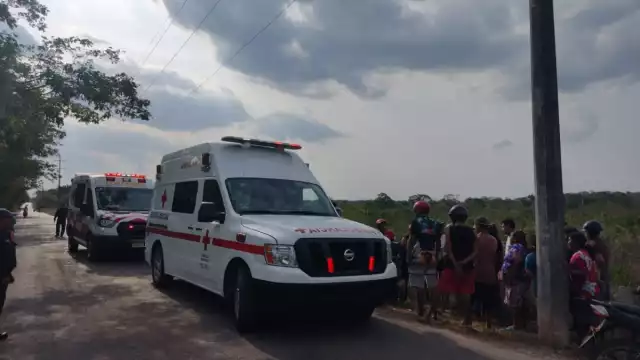 Ambas personas fueron trasladadas al hospital por las posibles fracturas en el cuerpo