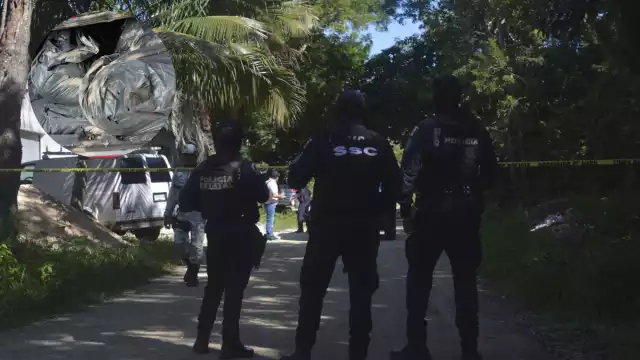 El vehículo también tenía impactos producidos por proyectil de arma de fuego