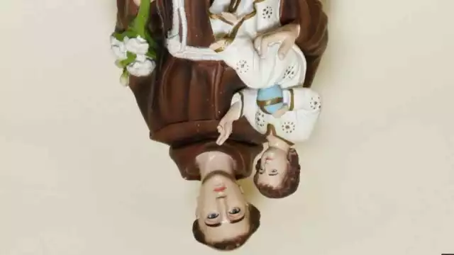 La práctica de poner a San Antonio de cabeza se realiza cada 13 de junio