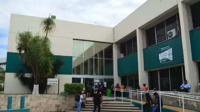 El edificio cuenta con 26 especialidades médicas