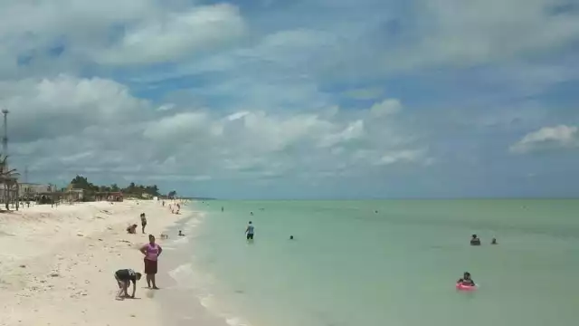 Calor favorece a llegada de visitantes en Sabancuy