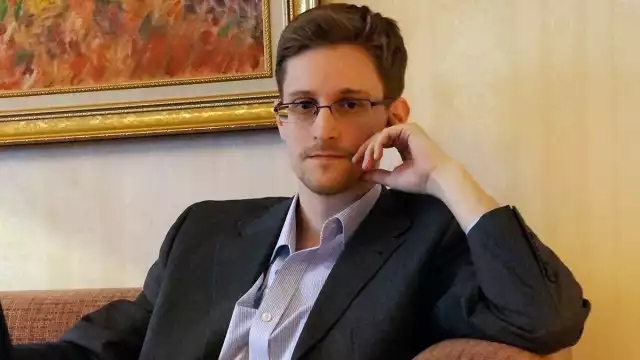 Vladimir Putin concede la ciudadanía rusa a Edward Snowden; hace enojar a Estados Unidos