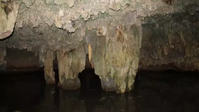 Debido a la actual época de lluvias es todo un espectáculo la formación de un río serpenteante entre las rocas