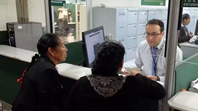 Las mujeres que se dedican a estas quehaceres tienen entre 50 y 60 años