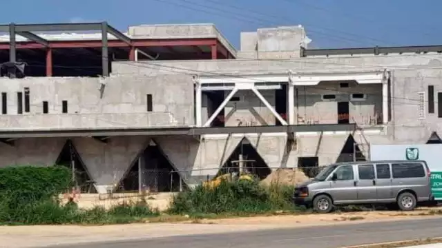 Los albañiles fueron atendidos por paramédicos tras desmayarse