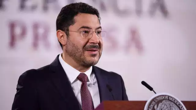 El jefe de Gobierno de la CDMX, Martí Batres, refutó los informes sobre el descubrimiento de una fosa clandestina y un crematorio en la capital, tildando estos hallazgos de "montaje frustrado"