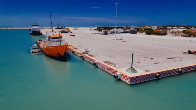 No es la primera vez que el buque es objeto de disputas legales