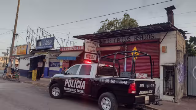 Los bomberos lograron sofocar el fuego antes de salirse de control
