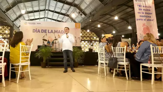 Liborio Vidal expresó su reconocimiento, agradecimiento y respeto a las madres de familia de la Segey