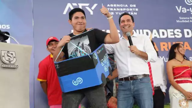 El alumno de la UTM fue el más aplaudido en el concurso de disfraces