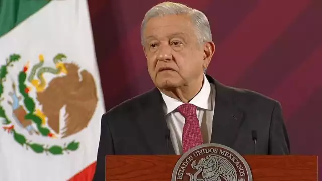 Andrés Manuel López Obrador encabeza este lunes 27  de noviembre, la conferencia mañanera desde Palacio Nacional.