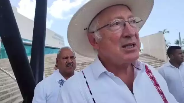 Ken Salazar asistió al Quinto Informe de AMLO en Campeche