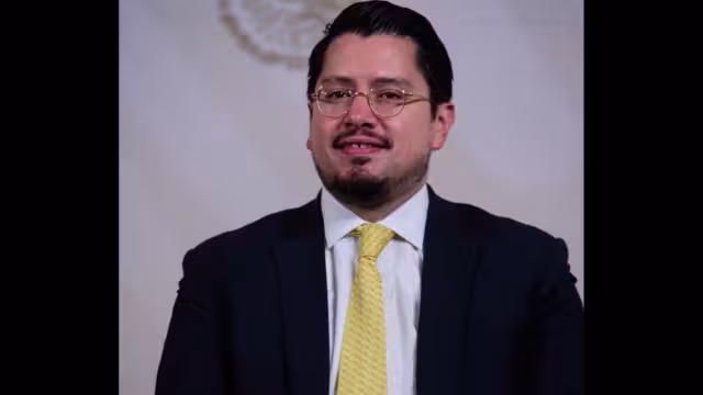 El Director General del Infonavit, Carlos Martínez Velázquez, estuvo presente en la firma del decreto por el que se crea el Fondo de Pensiones del bienestar