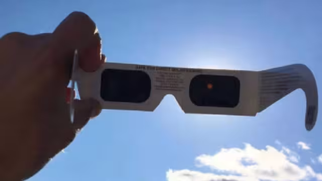 Se recomienda adquirir visores con microscopios con filtros